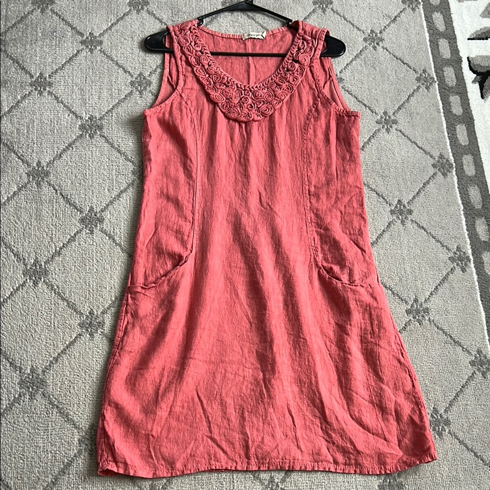 Sleeveless Coral Midi Dress with Decorative Neckline